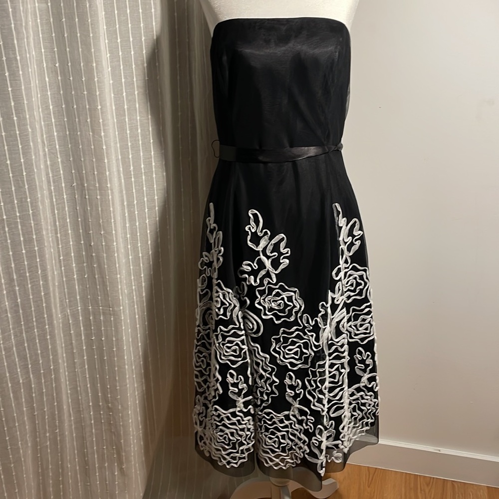 Adrianna Papell Boutique Black with white Strapless Cocktail Formal Dress Guest